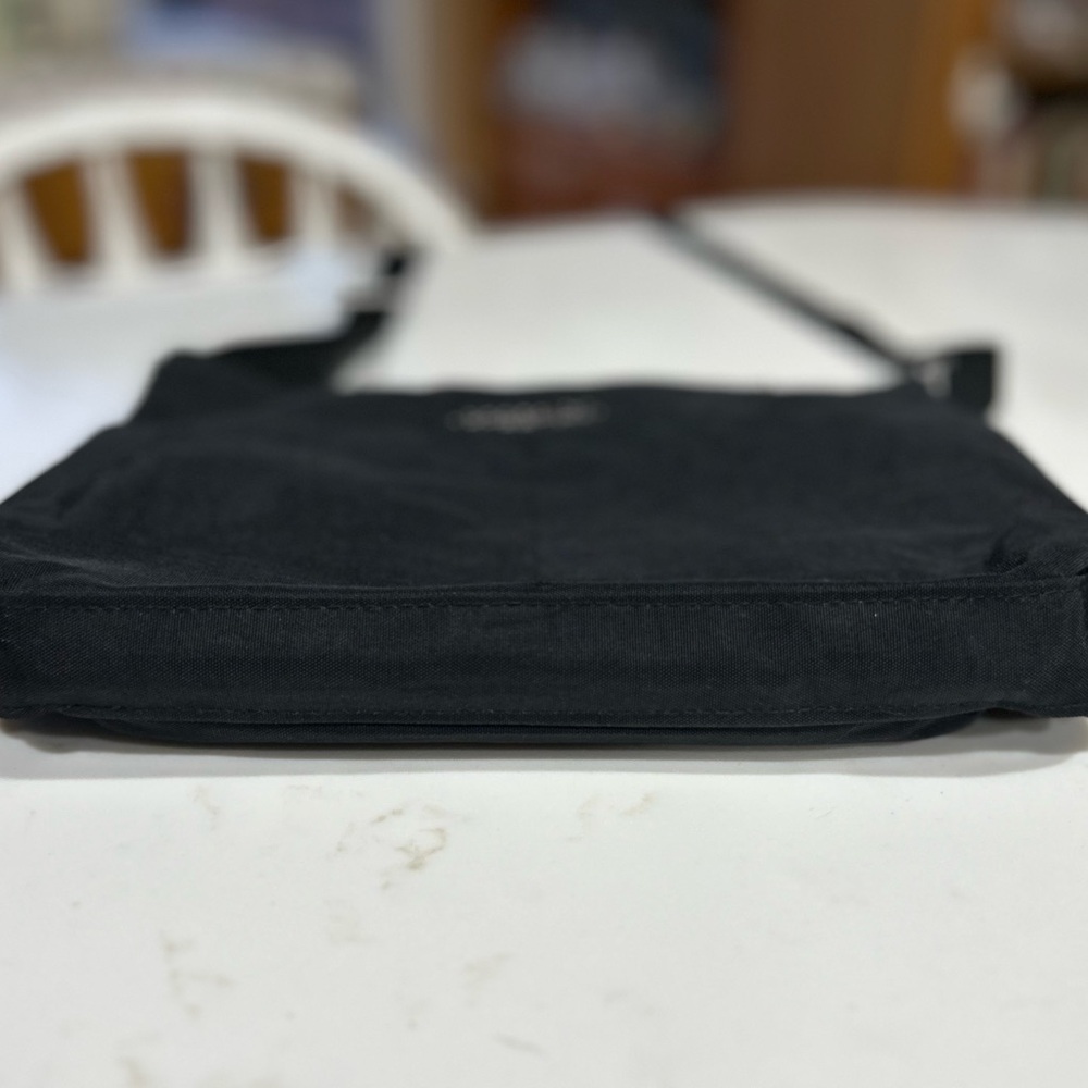 Baggallini Janet Rfrid crossbody bag - Picture 5 of 11
